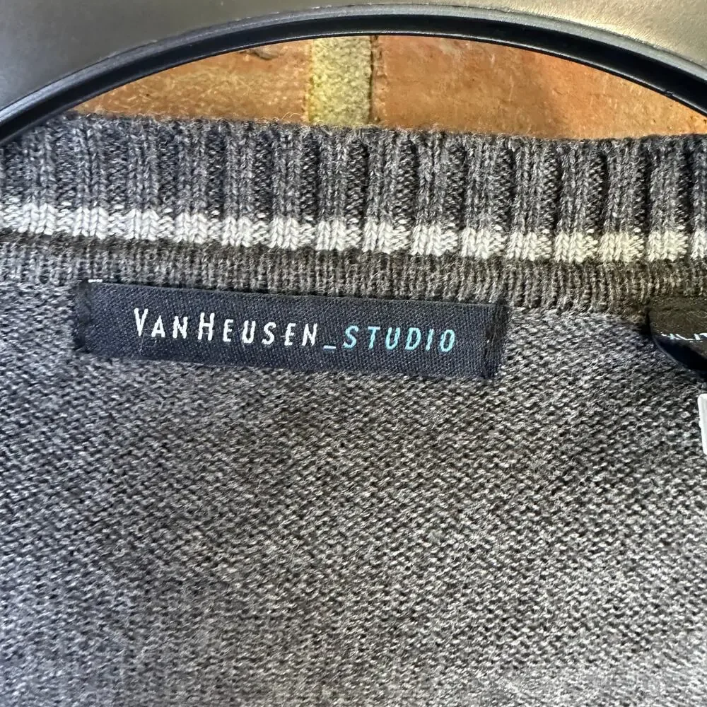 Van Heusen‎ Studio Men's Dark Grey V-neck Pullover Sweater Size XLarge - Picture 4 of 9